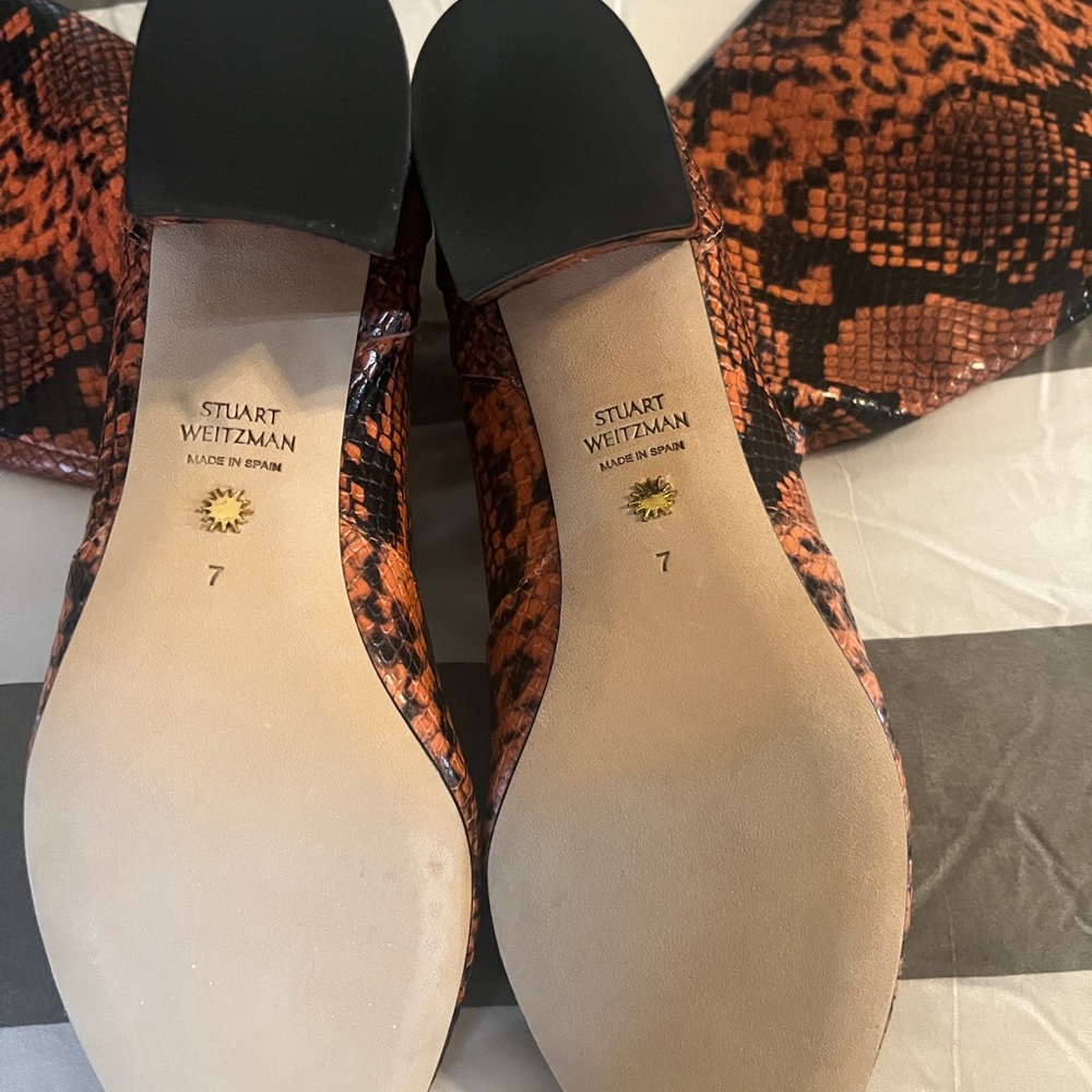 Stuart Weitzman Heels Elegant Leather Design - Picture 10 of 10